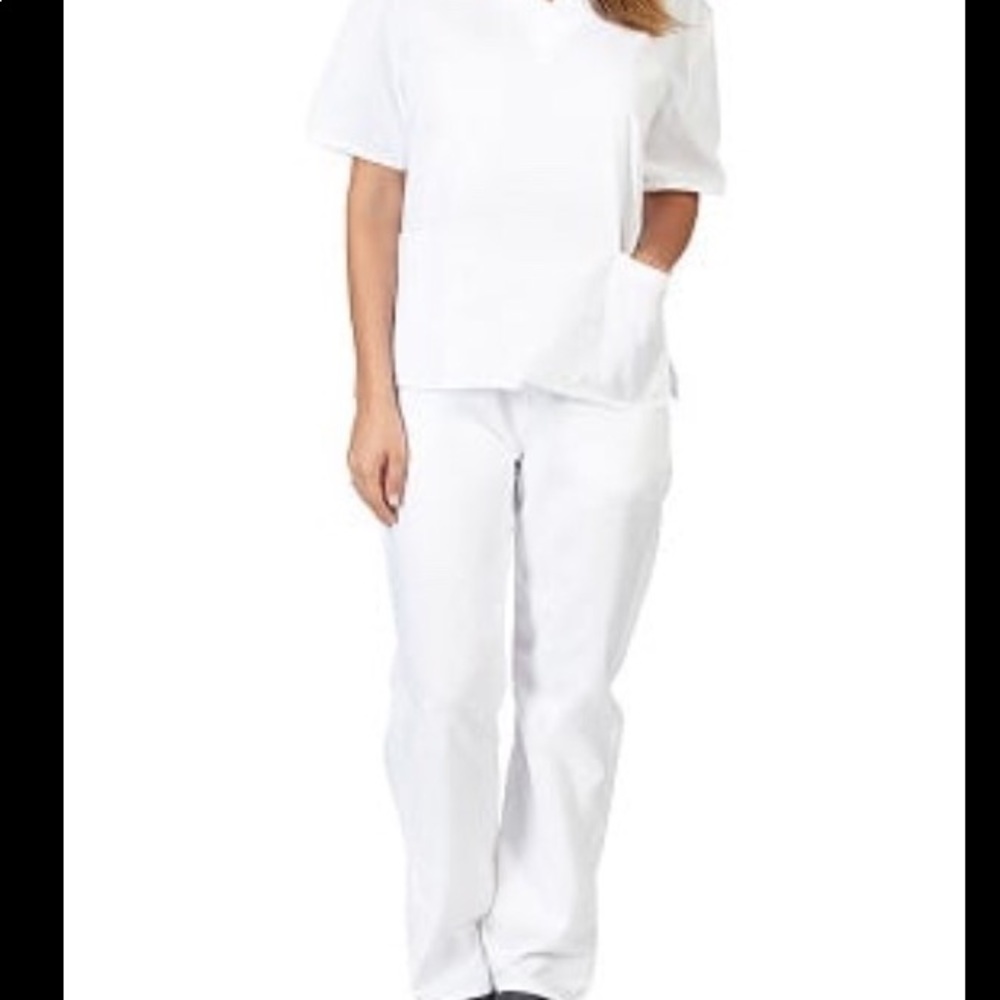 Scrubs - Picture 3 of 5